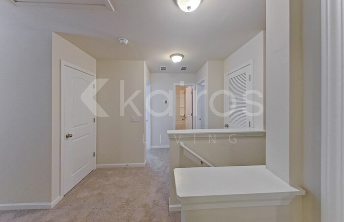 Building Photo - 130 Sunrise Cir