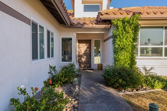 Building Photo - 40270 Eastwood Ln