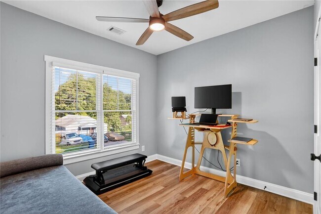 Building Photo - 1170 Moton Ave SW