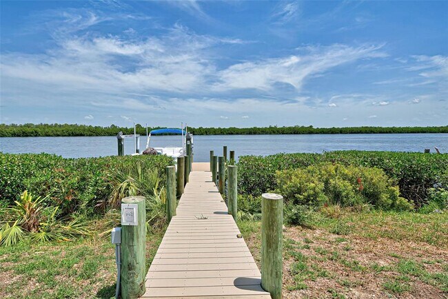Building Photo - 15240 Spanish Point Dr