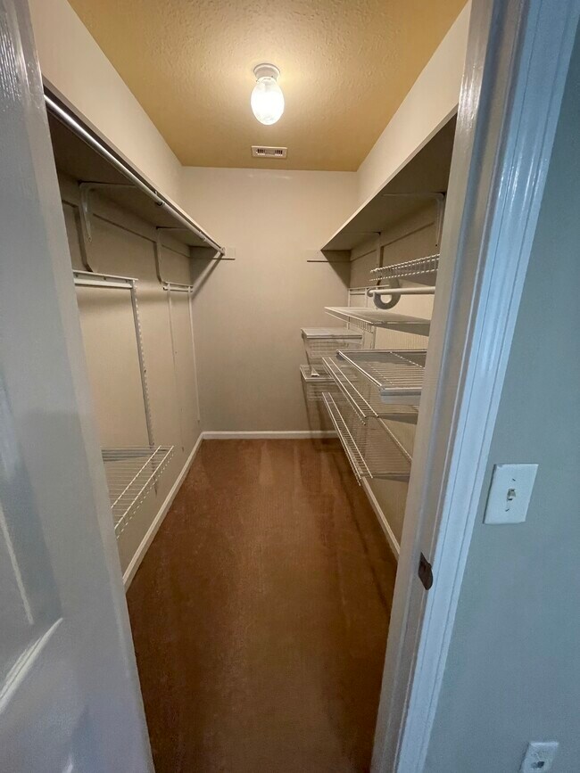 Building Photo - 5012 Scotch Pine Ave