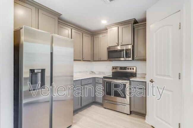 Building Photo - 14037 Fox Hill Dr