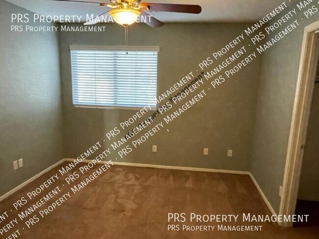 Building Photo - 1053 W Bruce Ave