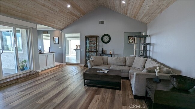 Building Photo - 7380 Live Oak Dr