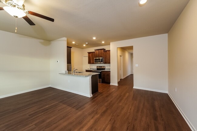 Building Photo - 6489 Rainbow Row