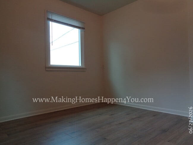 Building Photo - 1945 23rd St NE