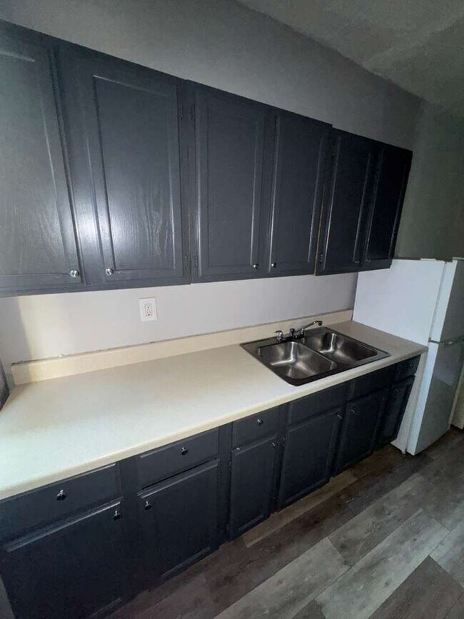 Building Photo - 3362 E 145th St