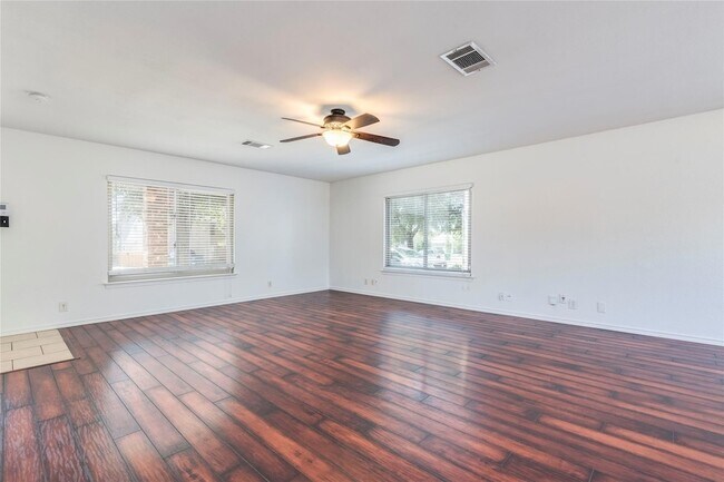 Building Photo - 17924 Narsitin Ln