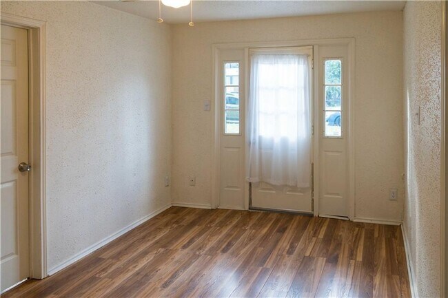 Building Photo - 1607 S 2nd St