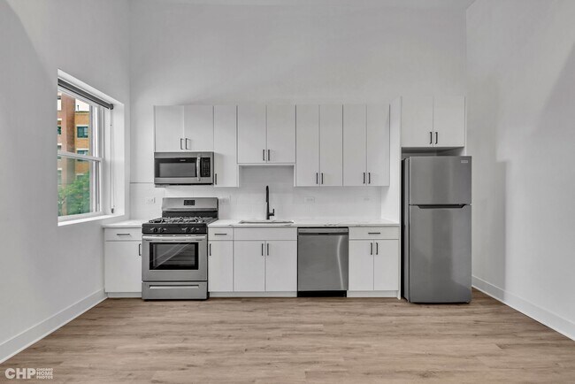Interior Photo - 4725 N Western