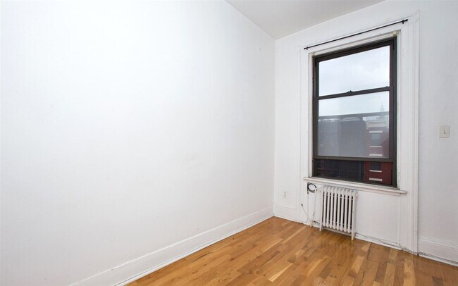 Building Photo - 504 Washington St