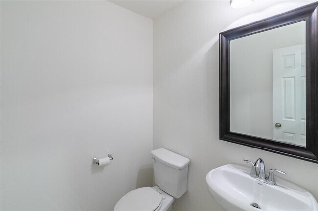 Building Photo - 425 Miracle Rose Way