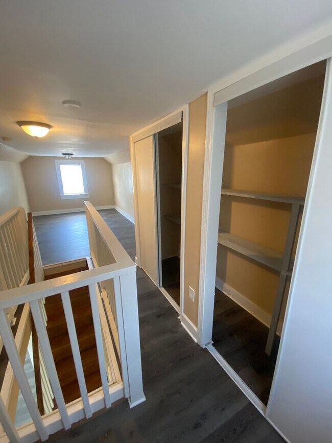 Building Photo - Mobley