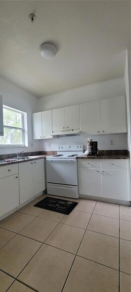 Building Photo - 33 E 20th St