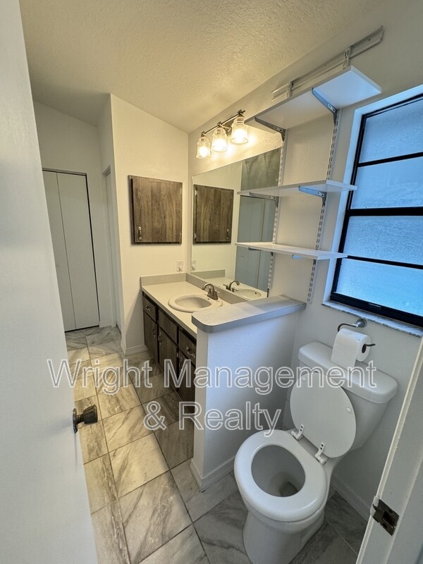 Building Photo - 7908 Knight Dr