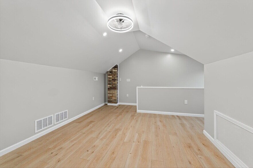 Building Photo - 1123-1125 S Ohio Ave