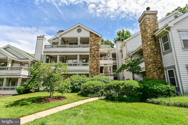 Building Photo - 13070 Autumn Woods Way
