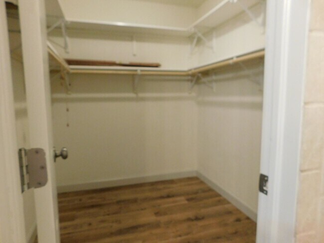 Building Photo - Recent Remodel