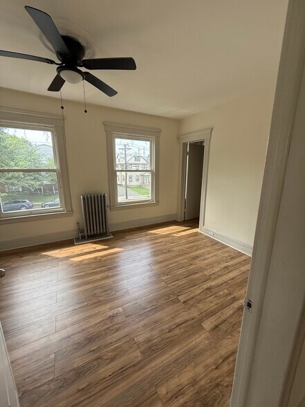 Building Photo - 653 Jefferson Ave