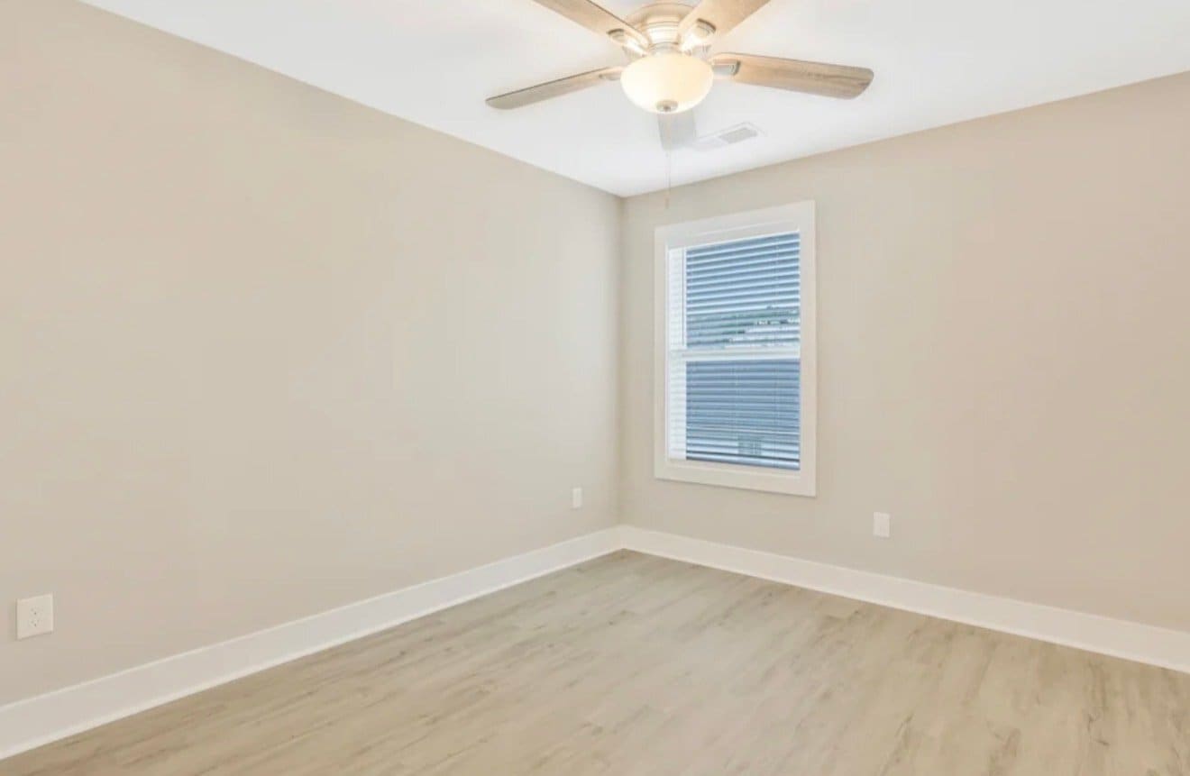 Building Photo - 2441 Raven Cir