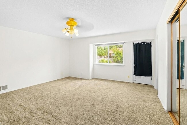 Building Photo - 3008 Matador Dr NE