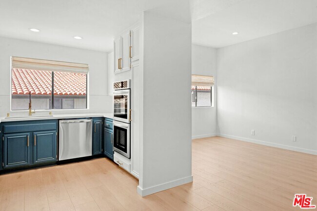 Building Photo - 1566 Michael Ln