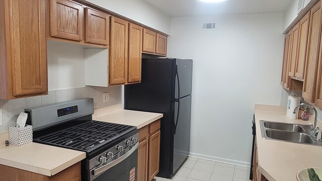 Building Photo - 1603 N Windsor Dr