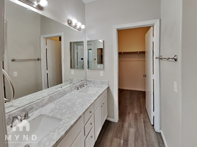 Building Photo - 1419 Old Cobble Dr