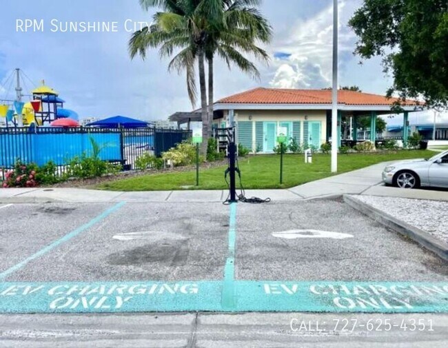Building Photo - 7700 Boca Ciega Dr