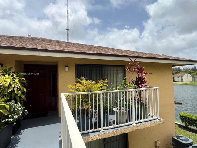 Building Photo - 450 NW 214th St