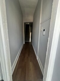 Building Photo - Four Bedroom One Bathroom Unit Recently Re...