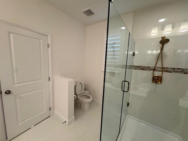 Building Photo - 16001 Grafton Wy