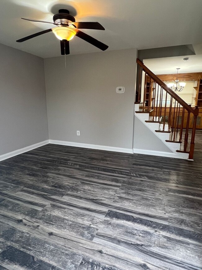 Building Photo - 2 Bedroom 1 Bathroom