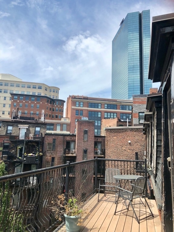 Building Photo - 62 Clarendon St