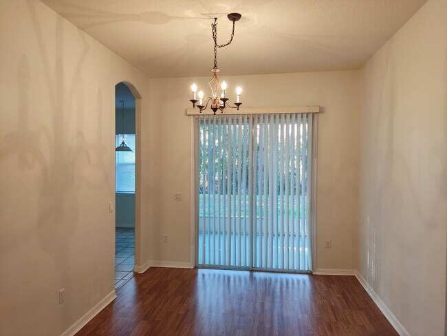 Building Photo - 4/2/2, Beautiful and Spacious!