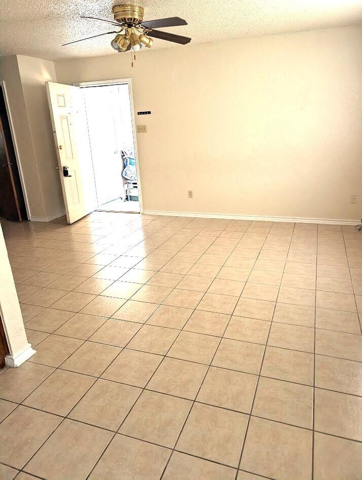 Building Photo - 404 Northern Dove Ln