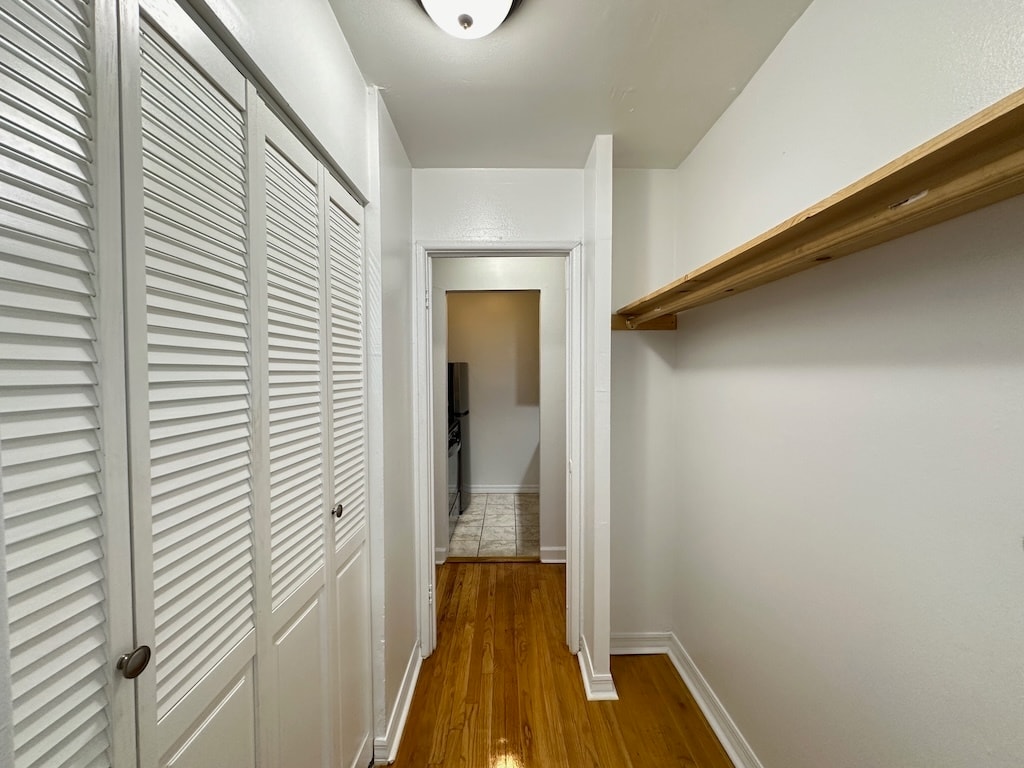 Building Photo - 6830 N Sheridan Rd