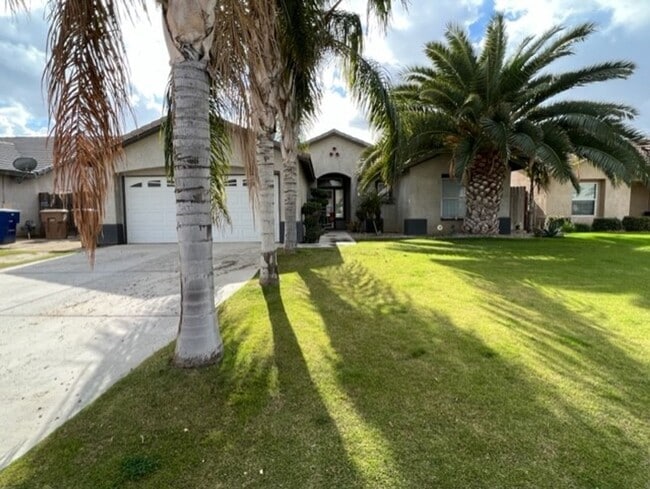 Building Photo - Southwest Bakersfield 4 Bedroom Home