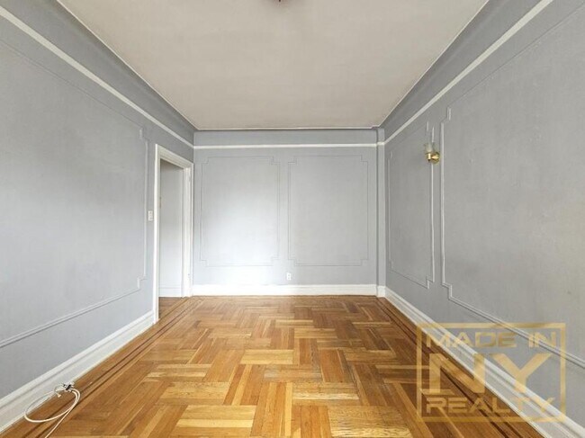 Building Photo - 1 bedroom in ASTORIA NY 11106