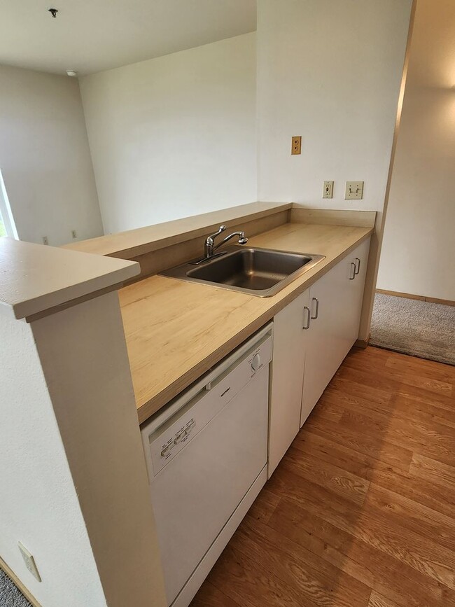 Building Photo - 424 NW Uptown Terrace