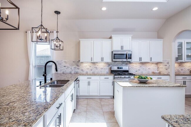 Building Photo - 14014 Sand Ridge Crossing