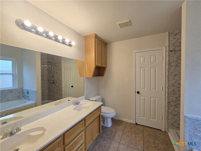 Building Photo - 5705 Mandalay Dr