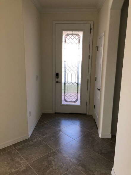 Building Photo - 1591 Santiago Cir