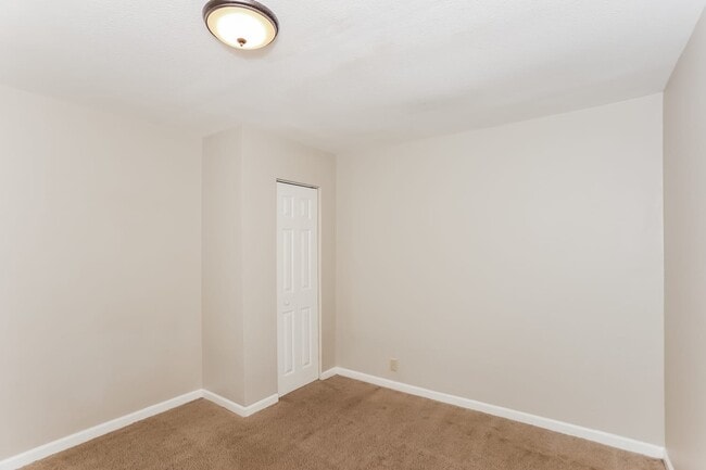 Building Photo - 1708 Colvin