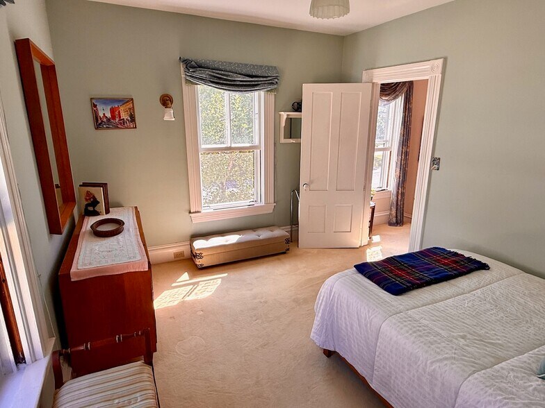 Building Photo - 61 Mansfield Ave