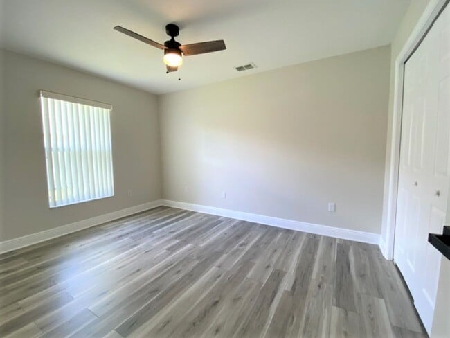 Building Photo - Beautiful 3 Bedroom Home in Ormond Beach!