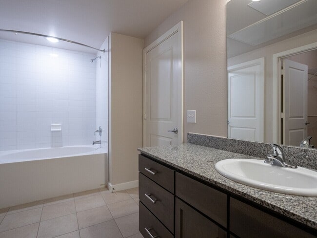 Building Photo - Save Big—Call Now! Get $500 Off Your Rent!