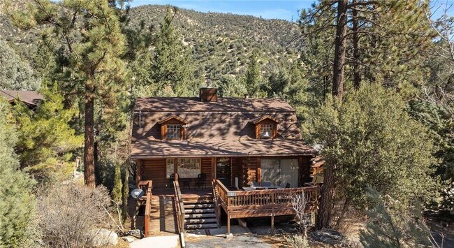 Building Photo - 15921 Wildwood Dr