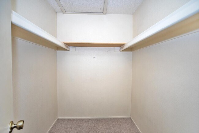 Building Photo - 1414 W Santa Maria Way
