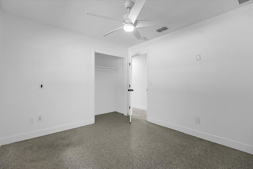 Building Photo - 641 Sherwood Dr